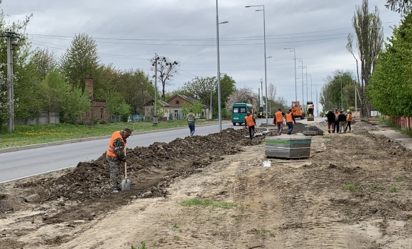 На Сабарівському шосе готують вже другу ділянку під асфальтування