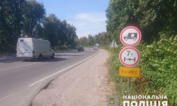 На дорогах Вінниччини з вівторка знову обмежують рух вантажівок