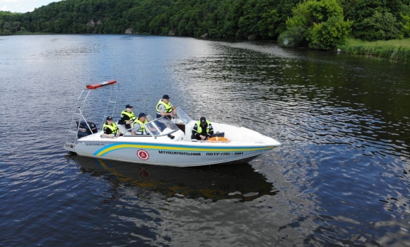 Муніципальний патруль Вінниці розпочав патрулювання річки Південний Буг