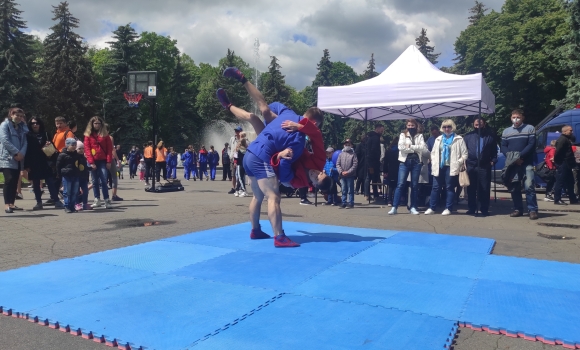 Боротьба, самбо, атлетика, сумо: вінничан запрошують на безкоштовні заняття