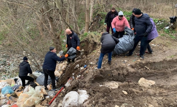 "Чиста громада": у Стрижавці розпочали щорічну акцію з благоустрою