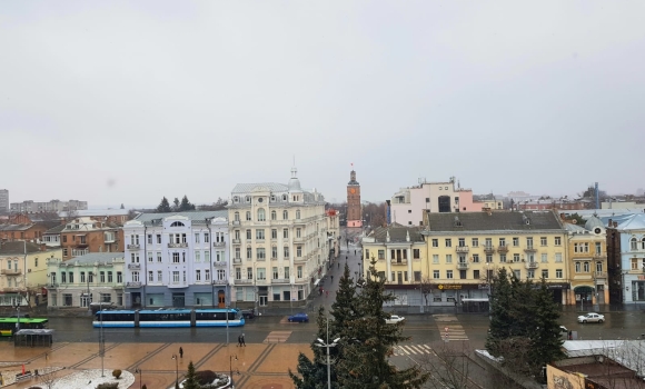 У вінницькі будинки вода, опалення, електроенергія подаються у звичайному режимі