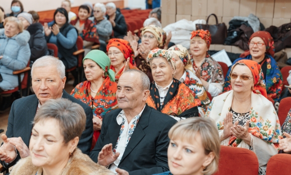 Для підопічних вінницького Терцентру влаштували різдвяно-новорічний концерт