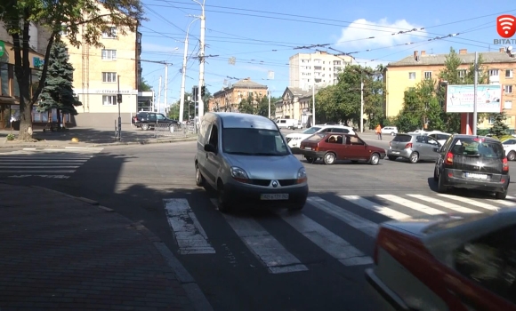 До уваги водіїв на перехресті вул. Театральна та Магістратська змінено організацію дорожнього руху