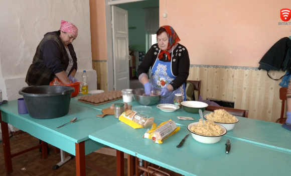 Домашні страви готують для своїх синів та чоловіків жінки-волонтерки з Чечельника