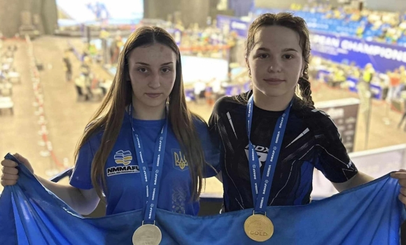 Дві спортсменки з Тульчина візьмуть участь у Чемпіонаті зі змішаних єдиноборств ММА