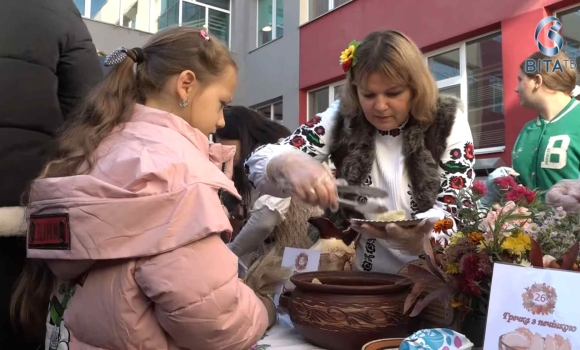 Фестиваль вареників у Вінницькому ліцеї_ кулінарна традиція на підтримку армії 