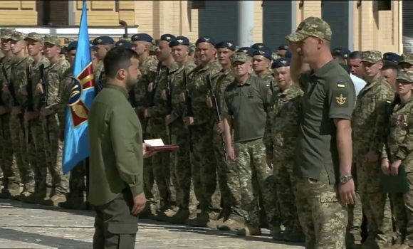 Капітану медслужби з Вінниччини Президент вручив орден "За мужність"