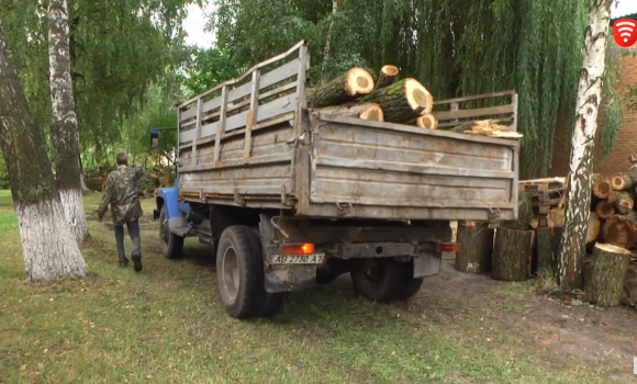 Лісівники Вінниччини готуються до опалювального сезону