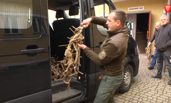 Майже тонну «їжаків» передали з Вінниці бійцям ГУР