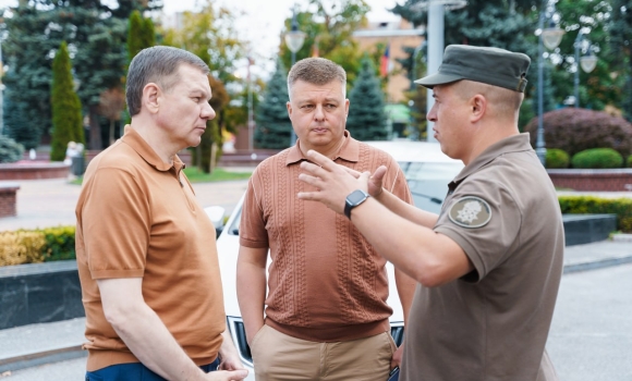 Мер Вінниці Сергій Моргунов передав військовим ключі від двох автівок