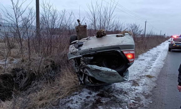 На Гайсинщині п'яний водій злетів у кювет - постраждали двоє пасажирів