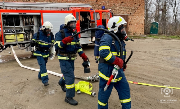 На Гайсинщині рятувальники провели навчання на об'єкті підвищеної небезпекиНа Гайсинщині рятувальники провели навчання на об'єкті підвищеної небезпеки