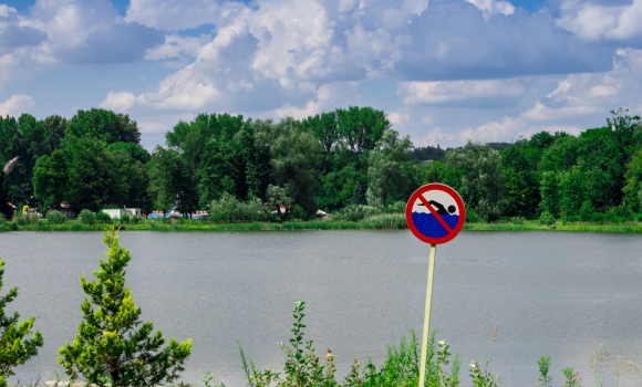 На пляжах Вінниці забороняють купатись - якість води не відповідає нормативній