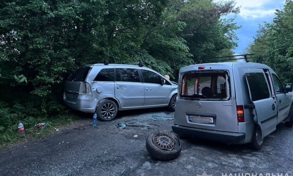 На трасі Вінниця - Ямпіль п'яний водій ВMW протаранив Opel Combo - дві людини у лікарні