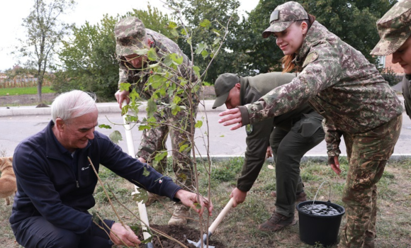 На Вінниччині висадили алею в пам’ять про воїнів бригади «Червона Калина»