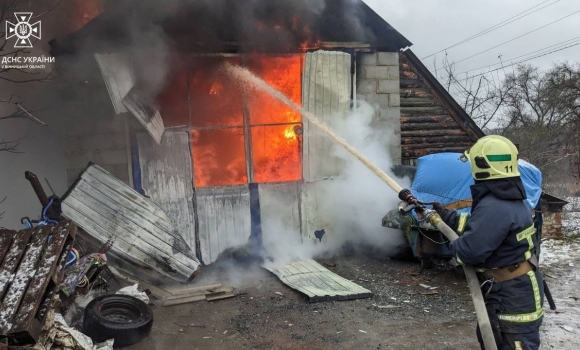 На Вінниччині загасили пожежі в господарчих будівлях та в гаражі