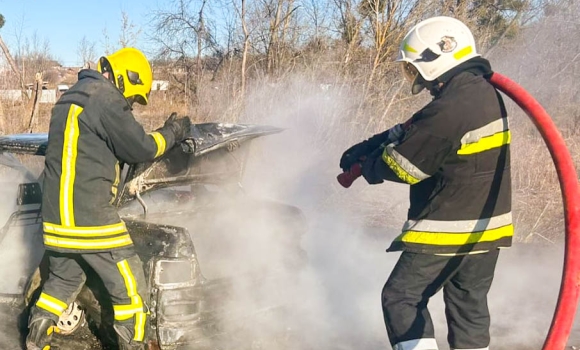 На Вінниччині за одну добу згоріли два легкових автомобілі 