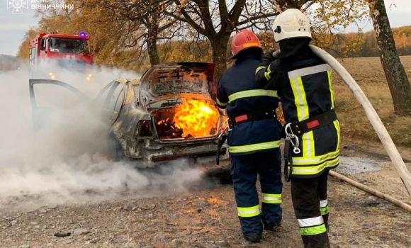 На Вінниччині за один день згоріли два автомобіля та комбайн