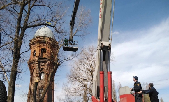 На водонапірній вежі у Корделівці замайорів синьо-жовтий прапор