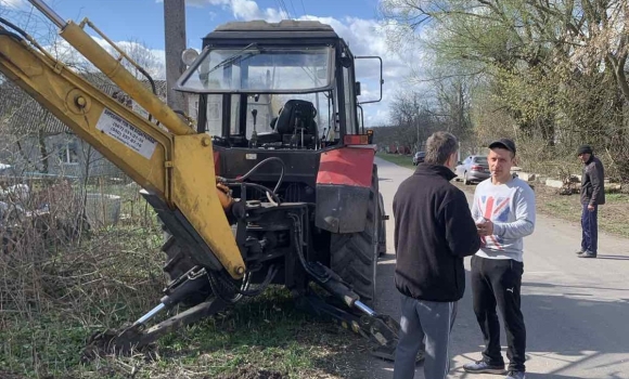 На вулиці Залізничній в Калинівці замінюють частину водогону