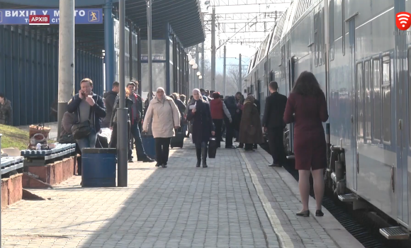 Напередодні Великодніх свят прикордонники фіксують збільшення пасажиропотоку з-за кордону до України