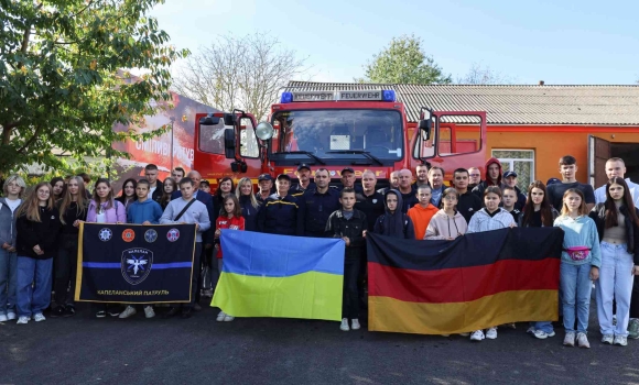 Новий спецавтомобіль з’явився у пожежній частині села Березне Хмільницького району