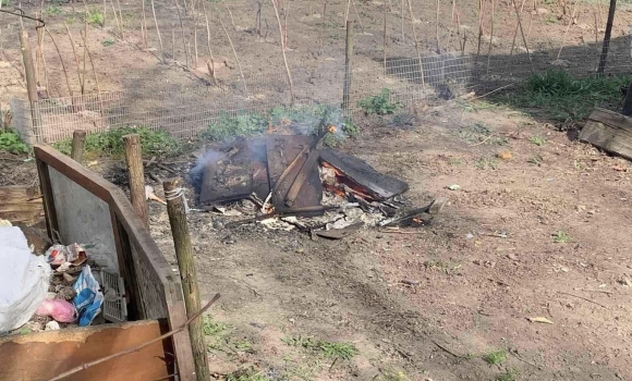 Палила меблі у недозволеному місці - вінничанка отримала протокол