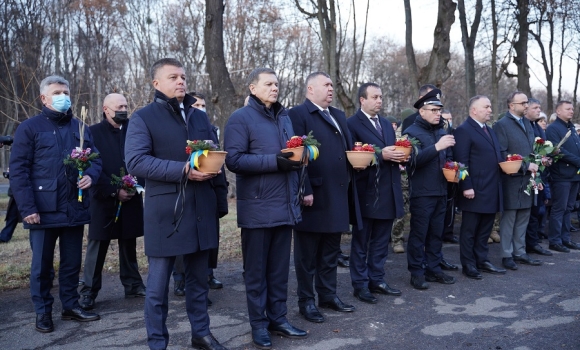 Пам’ять жертв Голодомору вшанували у Вінниці