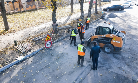 У Вінниці на вулиці Київській завершують будувати парковку