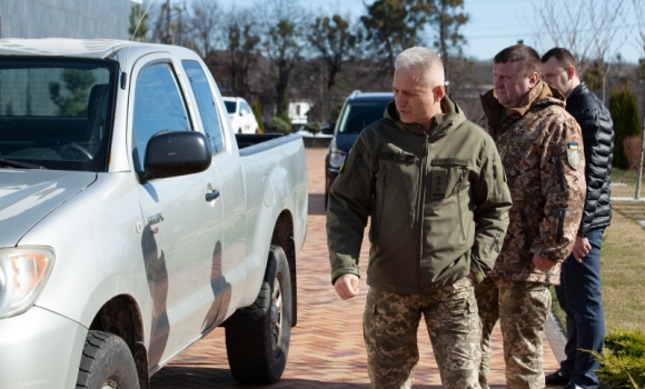 Підрозділ Повітряних Сил ЗСУ отримав авто від вінницьких аграріїв