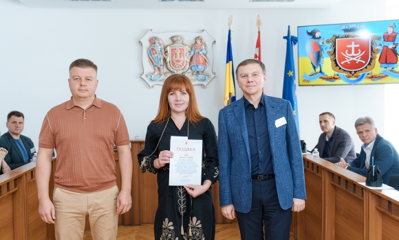 Подяки волонтерам у Вінниці вкотре відзначили тих, хто підтримує Збройні сили України