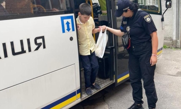 Поліцейські Вінниці долучились до заходу для дітей-переселенців та їх родин