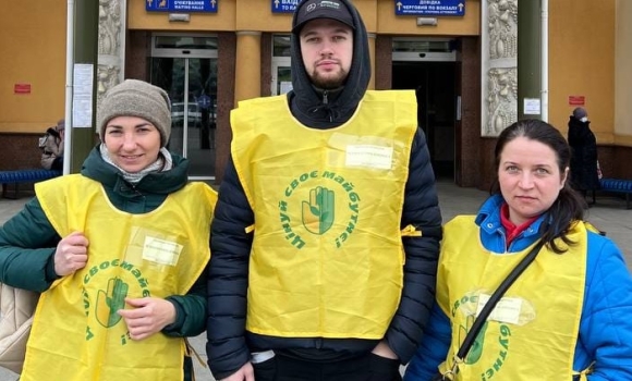 На залізничному вокзалі у Вінниці людям надають допомогу психологи