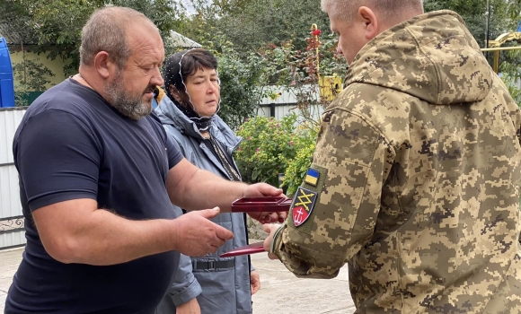 Родині загиблого Героя з Тульчинського району вручили орден "За мужність"