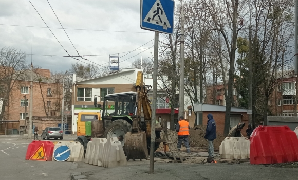 У Вінниці на Вишеньці відновили асфальтне покриття на ділянках аварійних розкопок