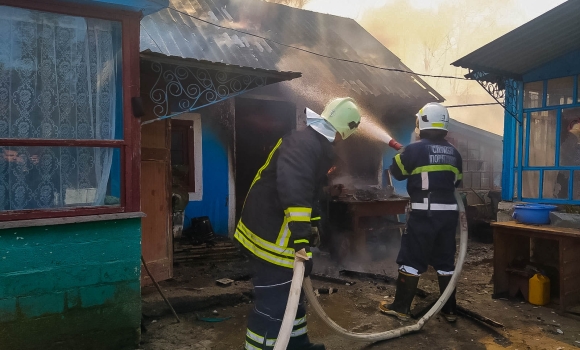 Рятувальники загасили пожежу в Ямпільській громаді - зайнялася літня кухня