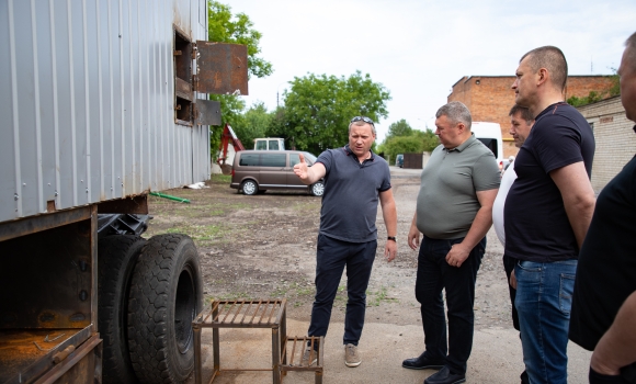 Ще одну мобільну лазню для військових виготовляють на Вінниччині за підтримки Гумштабу