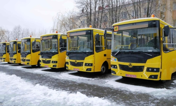 Ще шість громад Вінниччини отримали сучасні шкільні автобуси