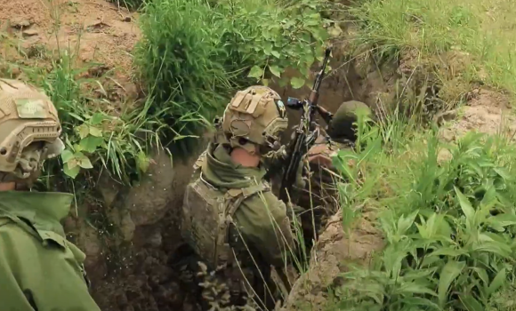 Штурмували ворожі позиції: вінницькі нацгвардійці вдосконалили бойові навички