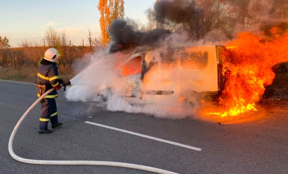 У Чечельницькій громаді згорів автомобіль “Пежо”