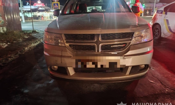 У Гайсині Dodge Journey збив на переході восьмирічну дівчинку