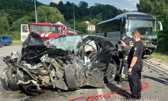 У Гайсинському районі водій вилетів на зустрічку: загинули всі, хто був у авто