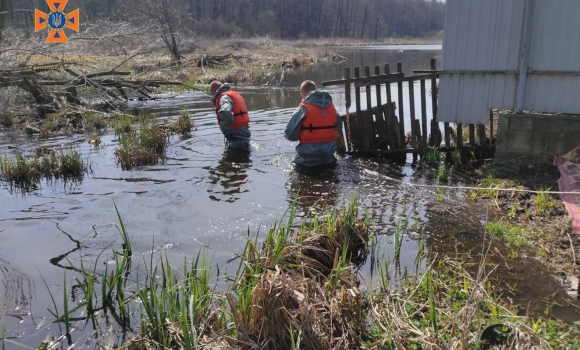 У Калинівській громаді в річці знайшли тіло 35-річного чоловіка