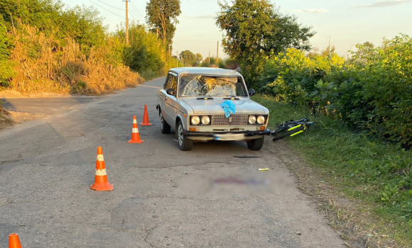 У Хмільницькому районі водій ВАЗу збив 11-річного велосипедиста