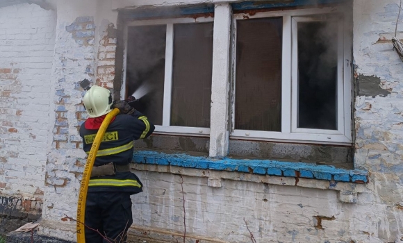 У Козятині через замикання загорілась прибудова до житлового будинку