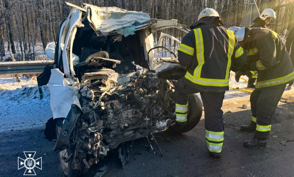 У Крижопільській громаді мінівен зіткнувся з вантажівкою - один з водіїв загинув