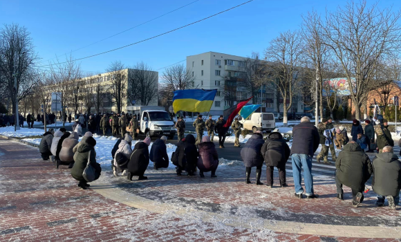 У Ладижині прощались з хоробрим помічником гранатометника