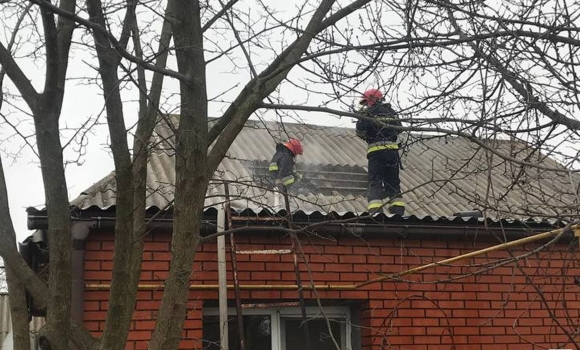 У Липовці загорівся приватний будинок - постраждали двоє людей