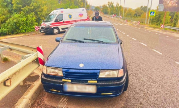 У Могилів-Подільському районі пішохід потрапив під колеса Opel Vectra прямо на переході